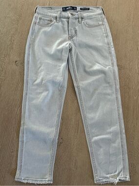 Hollister Light Wash Low-Rise Crop Jeans - Pale Blue